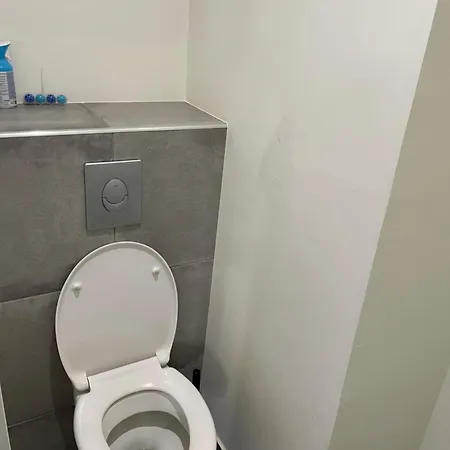 Flat Apartment *