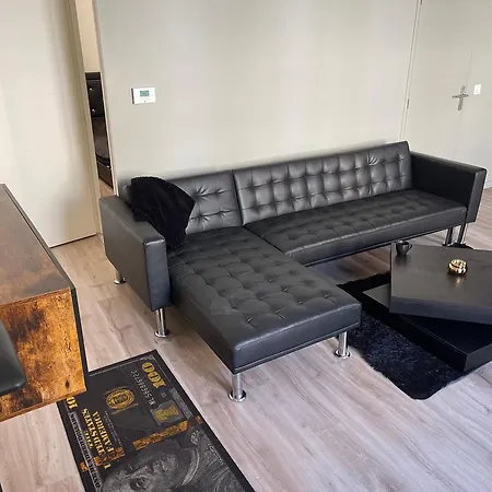Flat Apartment *